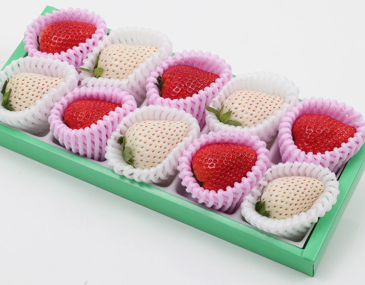 紅白いちごの食べ比べ