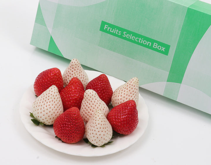 紅白いちごの食べ比べ